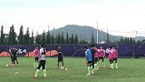 黄海趣味对抗笑声不断 巴力高翔化身球队开心果