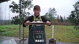 秋妹今天吃肥肠毛血旺，肥肠的味道特别带劲，冬天吃太下饭了