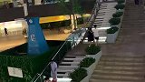 天青色等烟雨，而我在这里等你！