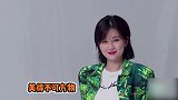 乔欣自创冲浪pose，夏日清凉装秀逆天长腿，俏皮双马尾超可爱