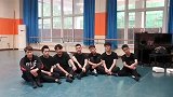 能站位不是没有原因的，舞蹈老师跳舞让人一见钟情