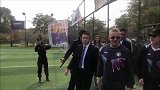 巴乔现身见面会现场 现场球迷反应热烈