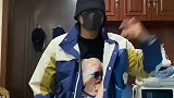 好几个细节，慢慢找～ 舞蹈