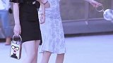 美女，你倒是冲上去追一下啊