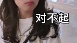 小姐姐夹烟的动作很熟练啊！