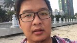 大退潮了小晖深泥中摸鲍鱼，谁知道被鲍鱼割伤了脚，鲍鱼都很生猛