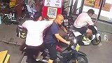 阿姨想搭顺风车，坐好后启动，我万万没想到是这个发展