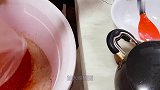 买了几斤白菜回来，腌成辣泡菜，比韩国辣白菜还好吃