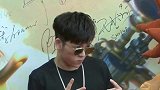 王栎鑫吐槽妻子追星，改编歌曲，醋意满满