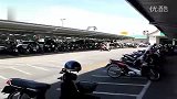 男子试骑摩托车 一时兴奋出意外