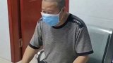 宁夏吴忠一老人深夜赤脚逆向行走在高速公路上，高速交警暖心救助！