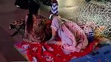 路遇医院门外打地铺夫妻，钱在医院如流水般