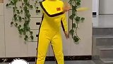 男孩爱耍双截棍,希望未来能参加比赛，让更多人爱上武术