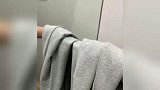 热搜第一！优衣库镜子被质疑带滤镜，“一回家就变丑”，客服回应