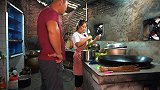 一块排骨5斤半，做一盘红烧排骨，香气四溢，一家人啃得津津有味