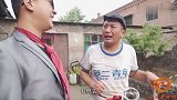 短剧：小伙不想种地去闯荡，好哥们送包裹一个，结局太逗了