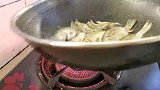 鲫鱼汤这样做白如牛奶，鲜美香甜无腥味，连喝3碗不过瘾