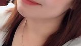 不能再靠近了，再靠近就看见我的眉毛要修了
