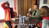 美女第一次带男朋友回家，谁知男友与父亲喝酒拜把子，真是超级搞