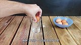 鸡蛋还能变成透明的？老外实测，结果让人大开眼界