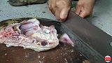 30块钱买一只鸡，回家请客吃饭，农村人有口福了