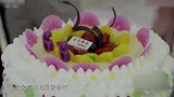 刘强东母亲生日，章泽天视频为婆婆祝寿，不愧是清华校花，嘴真甜