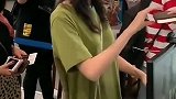 女过安检取下帽子你认出来了吗