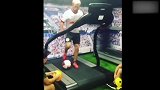 佩服！这样练习足球很有效果 不如国足球员试试呢？
