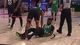 不是队友不让你拉！布朗摔倒洛瑞友好搀扶却遭无视