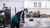 550买只小山羊，半吨请朋友们吃“烤全羊”皮脆肉嫩，口口流汁