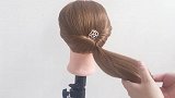 40岁的女人这样盘发，端庄优雅有气质，一学就会