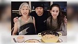 孝心满满周杰伦昆凌母亲节为周妈妈亲自下厨，三人同框其乐融融