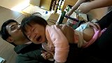 妈咪和女儿打预防针，宝宝撕心裂肺的哭声，看着好可怜！