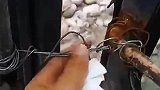 窜稀来不及开门拉裤子里了