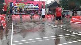 视频公司-看看印尼人有多爱羽毛球？下雨天在水泥地打球
