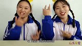 俩闺蜜摇“超级飞侠拨浪鼓糖果”咚咚响，童年歌谣唱，真好玩