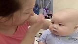 奶奶打哇哇，宝宝看一遍就学会了，真是太搞笑了
