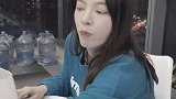 最恐怖的莫过于排水渠和电脑旁边的水杯 人间监控叮  内容过于真实