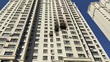 哈尔滨一高层楼房发生爆炸 男子从14楼坠落地面身亡