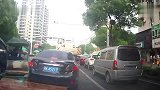 早就看这种人不顺眼了，这样的结果，好意思喊疼吗？