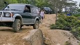 为什么越野车能穿越起伏不平的山路？