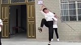 师傅教会徒弟把功夫练好以后，师傅就没少倒霉！