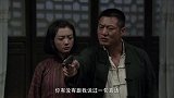 男子本想枪毙美女 没想到下一秒自己先倒下