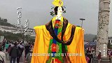 17岁公主难产去世，专家发掘墓葬，发现墓旁一人已站立千年