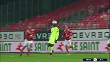下半场补时第1分钟第戎球员沙菲克射门 - 打偏