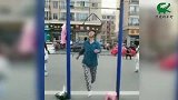 爆笑：大妈就是大妈，锻炼方式都跟常人不同