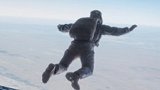 HALO跳伞：第一个在镜头下真正做到HALO跳伞的演员