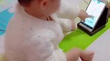 现在的小朋友都会刷视频解闷了吗