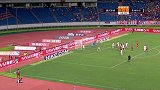 塞巴晃开防守球员传中 卡尔德克头球无功而返