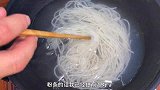 今天做一道豪华版螺蛳粉，香辣过瘾又解馋，吃一次念念不忘